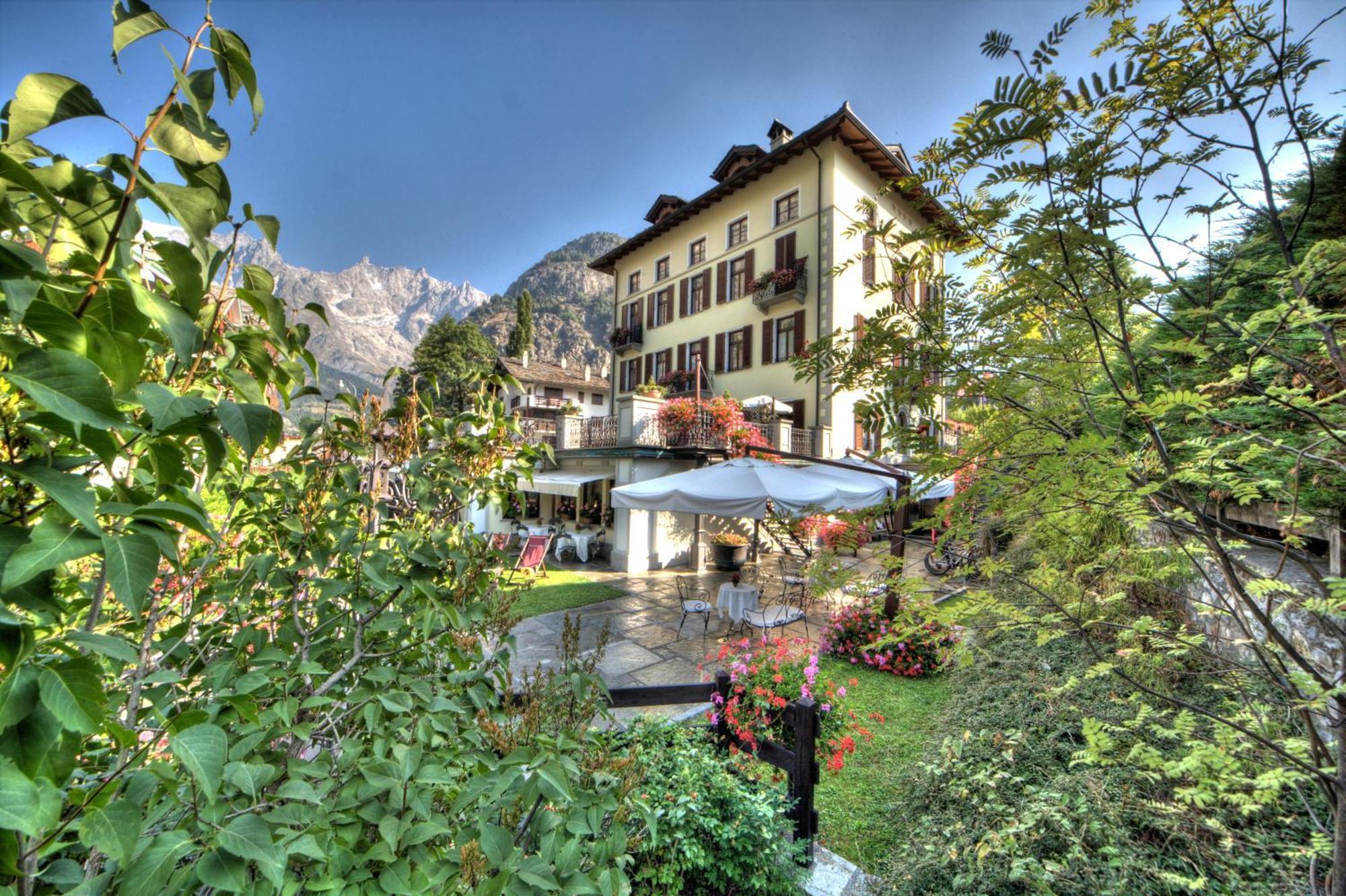 Villa Novecento Romantic Hotel - Estella Hotel Collection & Experience Courmayeur Exterior photo